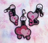 ITH Digital Embroidery Pattern for Swirly Heart Bundle Pack do 3 Snap Tabs / Key Chains, 4X4 Hoop