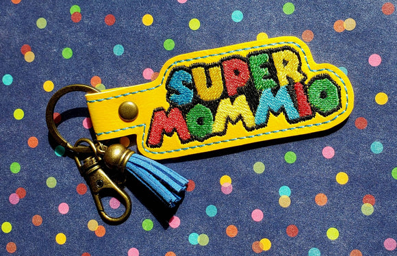 IYH Digital Embroidery Pattern for Super Mommio Snap Tab / Key Chain, 4X4 Hoop