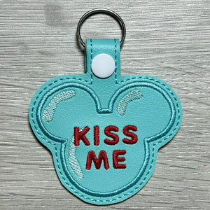ITH Digital Embroidery Pattern for Mick Valentine Cookie Kiss Me Snap Tab / Key Chain, 4X4 Hoop