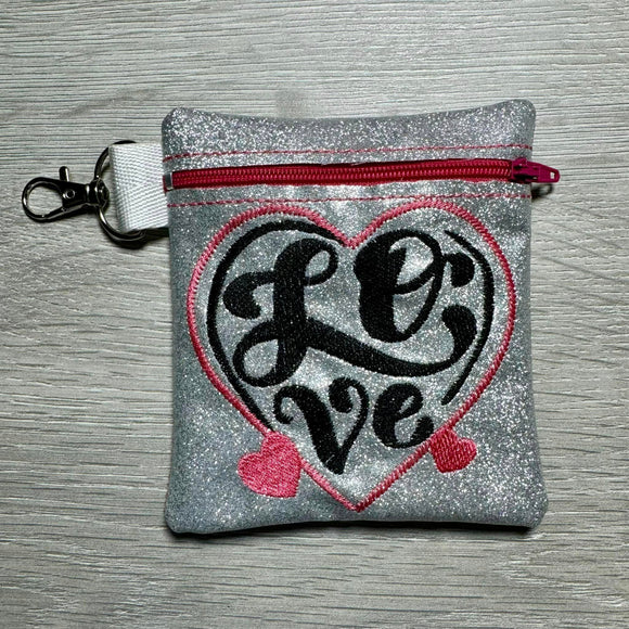 ITH Digital Embroidery Pattern for Love in Heart Cash Card Tall 5X4.5 Zipper Pouch, 5X7 Hoop