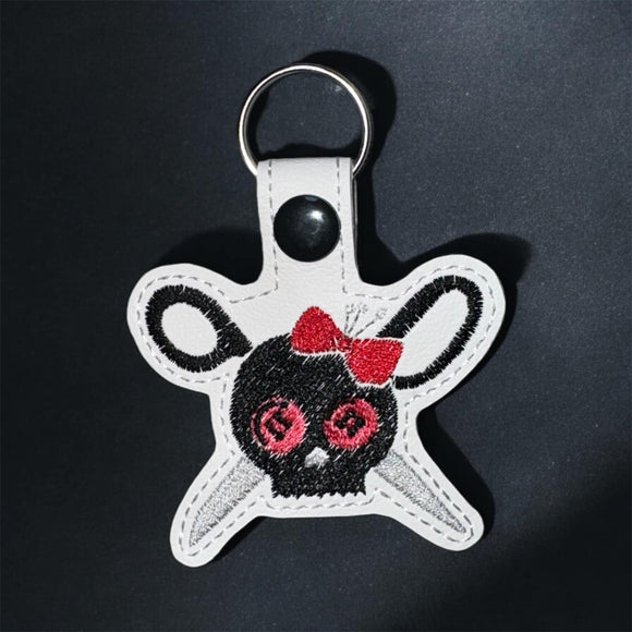 ITH Digital; Embroidery Pattern for Sewing Skull Snap Tab / Keychain, 4X4 Hoop