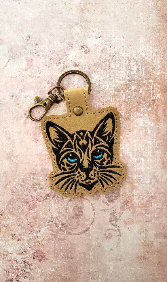 ITH Digital Embroidery Pattern for Tribal Cat 2 Snap Tab / Key chain, 4X4 Hoop