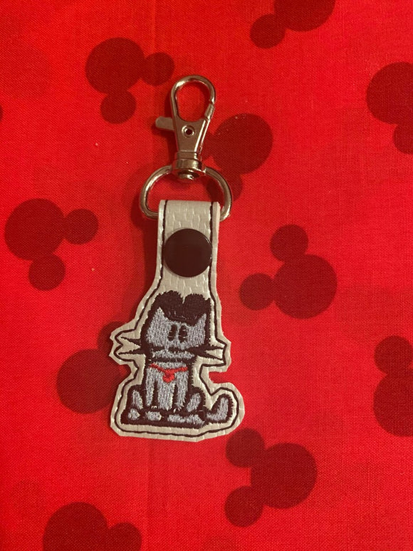 ITH Digital Embroidery Pattern for Theme Park Family Figure Cat Snap Tab / Key Chain, 4X4 Hoop