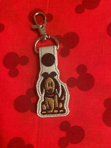 ITH Digital Embroidery Pattern For Theme Park Family Figure Dog Snap Tab / Key Chian, 4X4 Hoop