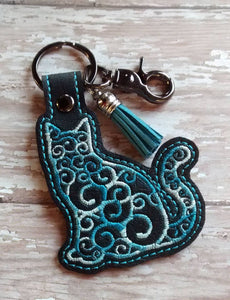 ITH Digital Embroidery Pattern for Filigree Cat Snap Tab / Keychain, 4X4 Hoop