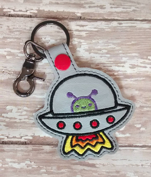 ITH Digital Embroidery Pattern for Alien Ship Applique Snap Tab / Key Chain, 4X4 Hoop