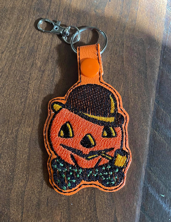 ITH Digital Embroidery Pattern for Vintage Pumpkin with Pipe Snap Tab / Key Chain, 4X4 Hoop