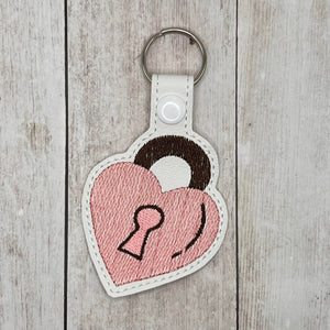 ITH Digital Embroidery Pattern For Love Lock Snap Tab / Key Chain, 4X4 Hoop