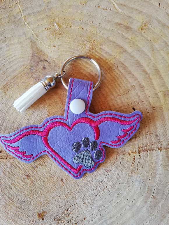 ITH Digital Embroidery Pattern for Paw Heart with Wings Snap Tab / Key Chain, 4X4 Hoop