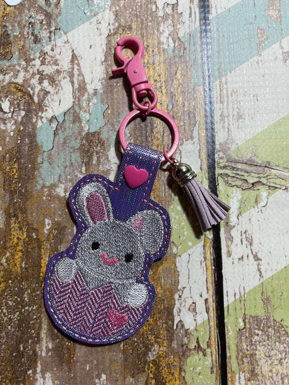 ITH Digital Embroidery Pattern for Bunny in Egg Snap Tab / Key Chain, 4X4 Hoop