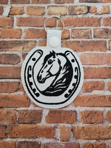 ITH Digital Embroidery Pattern for Horse With Shoe Snap Tab / Key Chain, 4X4 Hoop