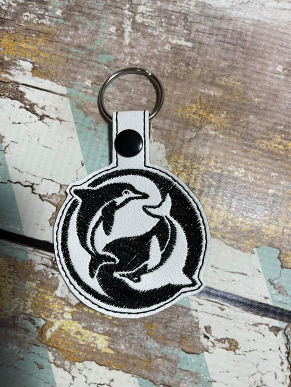 ITH Digital Embroidery Pattern for Dolphin Yin Yang I Snap Tab / Key Chain, 4X4 Hoop