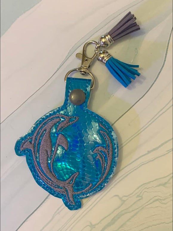 ITH Digital Embroidery Pattern for Dolphin Circle Snap Tab / Key Chain, 4X4 Hoop