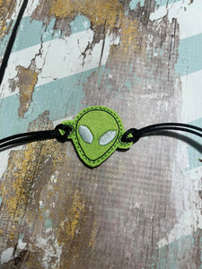 ITH Digital Embroidery Pattern for Bracelet Charm Alien, 2X2 Hoop