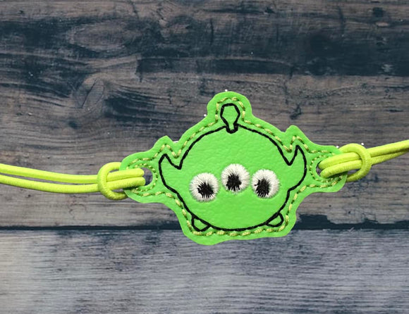 ITH Digital Embroidery Pattern for Bracelet Charm Tsum Alien Dude, 2X2 Hoop