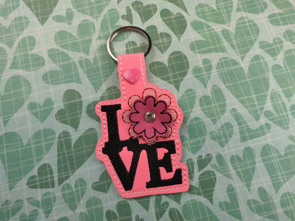 ITH Digital Embroidery Pattern for LOVE Daisy 3D Snap Tab / Key Chain, 4X4 Hoop