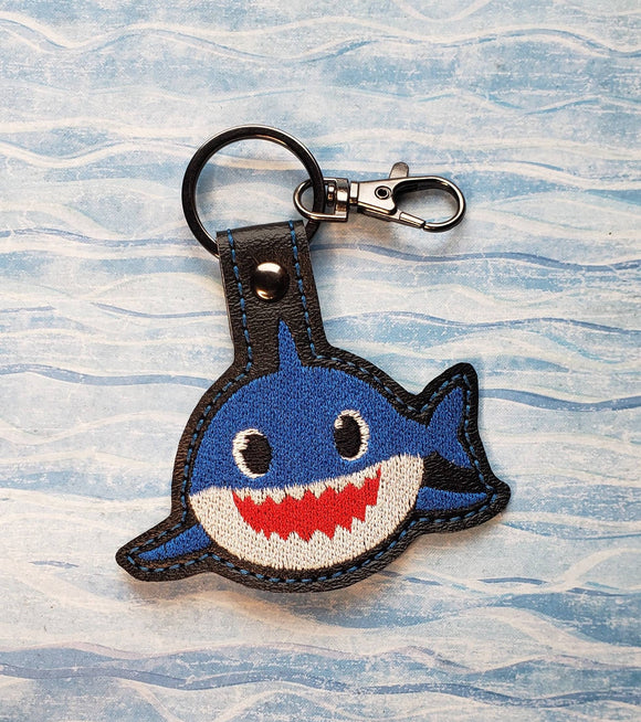 ITH Digital Embroidery Pattern for Daddy Shark Snap Tab / Key Chain, 4X4 Hoop