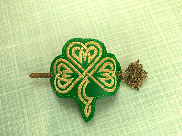 ITH Digital Embroidery Pattern for Celtic Clover I Hair Bun Cover