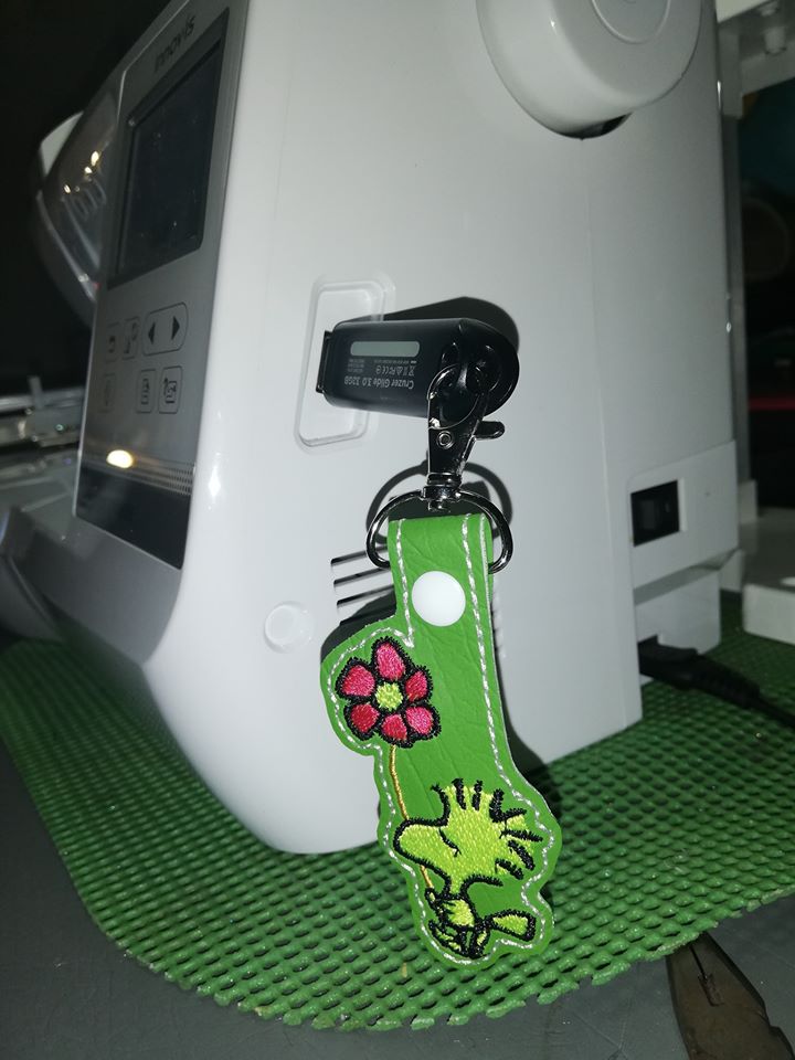 ITH Digital Embroidery Pattern for Wood-stock Snap Tab / Key Chain, 4X ...