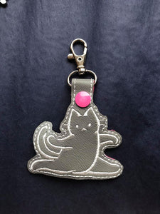 ITH Digital Embroidery PAttern for Kitty Yoga I Snap Tab / Key Chain, 4X4 Hoop