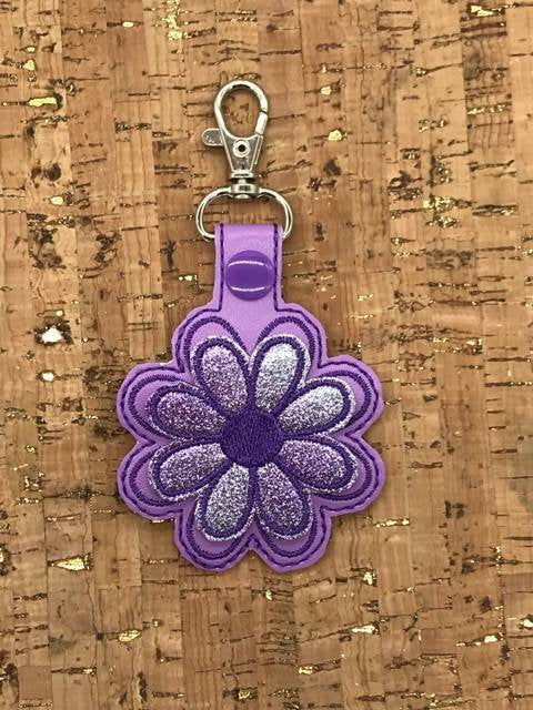 ITH Digital Embroidery Pattern for 3D Daisy Flower Snap Tab / Key Chain, 4x4 hoop