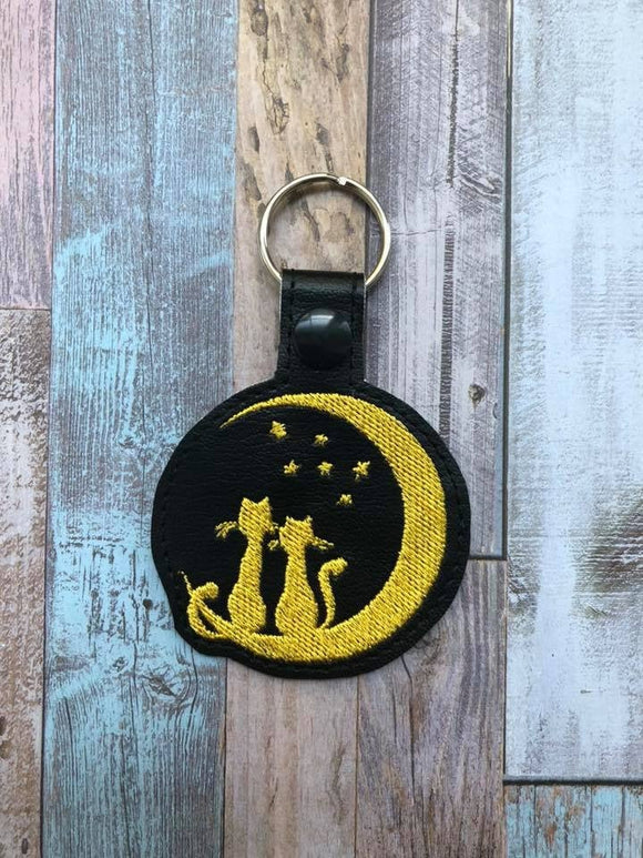 ITH Digital Embroidery Pattern for 2 Cats Silhouette on Crescent Moon Snap Tab / Key Chain, 4x4 hoop