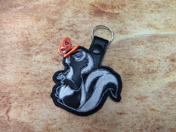 ITH Digital Embroidery Pattern for Skunk with 3D Butterfly on Nose Snap Tab / Key Chain, 4x4 hoop