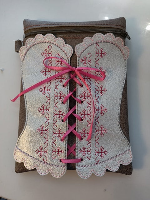 ITH Digital Embroidery Pattern for Corset Wristlet Zipper Bag unlined, –  Bad Bobbin