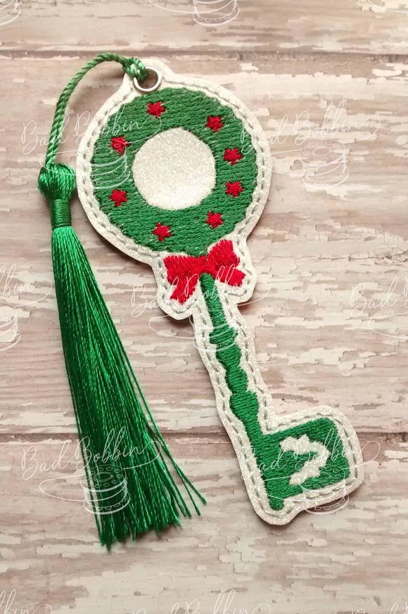 ITH Digital Embroidery Pattern for Christmas Wreath Key Bookmark, 4X4 Hoop