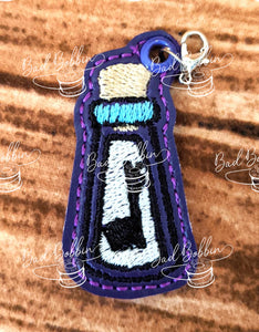 ITH Digital Embroidery Pattern for Extract of Llama Zipper Pull, 4X4 Hoop